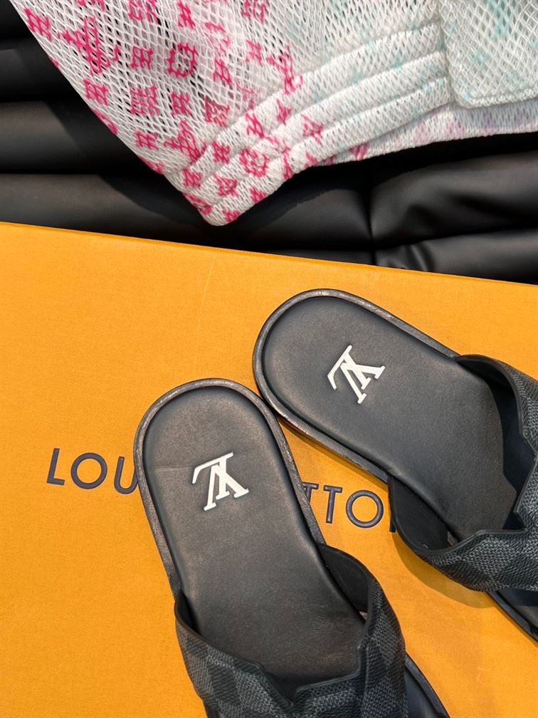 LOUIS VUITTON OASIS MULE - S096