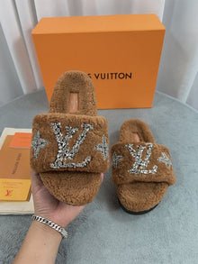 LOUIS VUITTON PASEO FLAT COMFORT MULE - S122