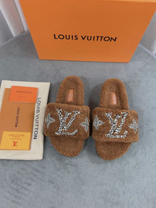 LOUIS VUITTON PASEO FLAT COMFORT MULE - S122