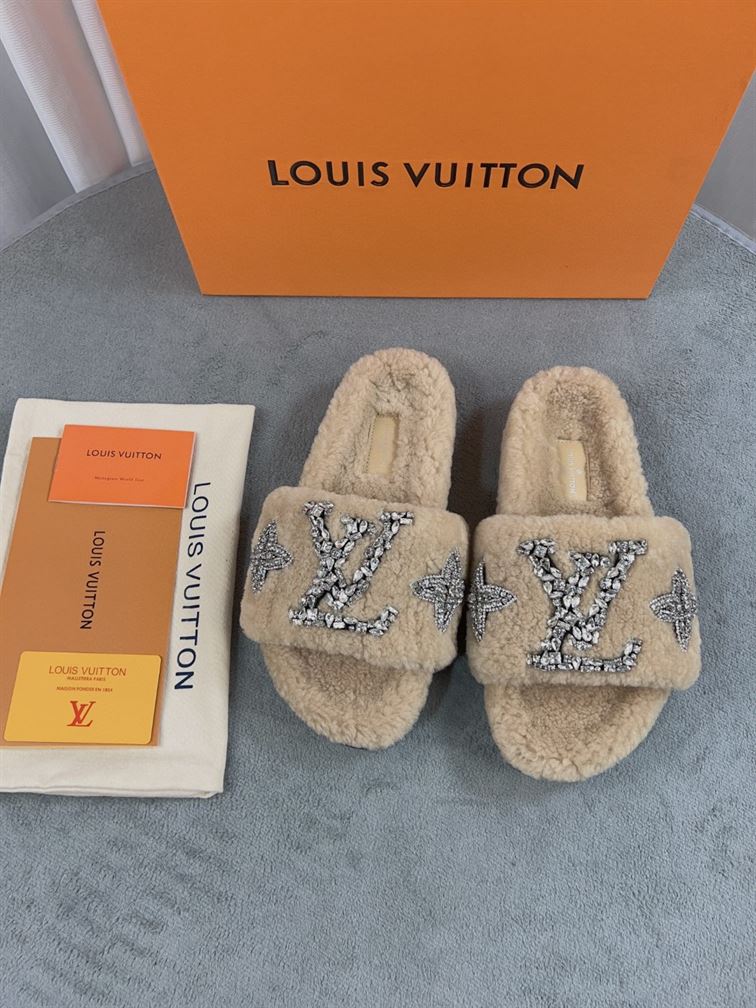 LOUIS VUITTON PASEO FLAT COMFORT MULE - S123