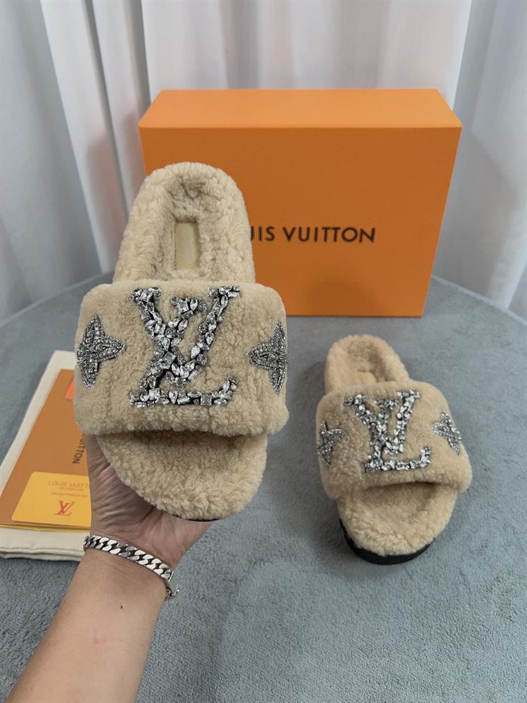 LOUIS VUITTON PASEO FLAT COMFORT MULE - S123