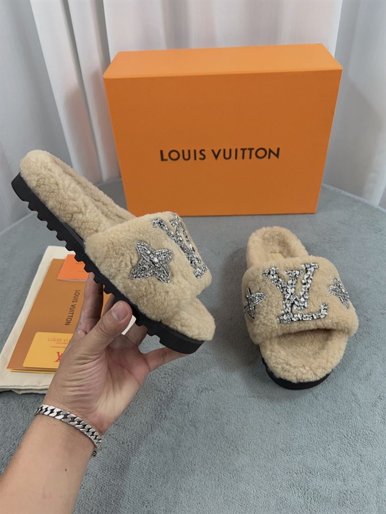 LOUIS VUITTON PASEO FLAT COMFORT MULE - S123