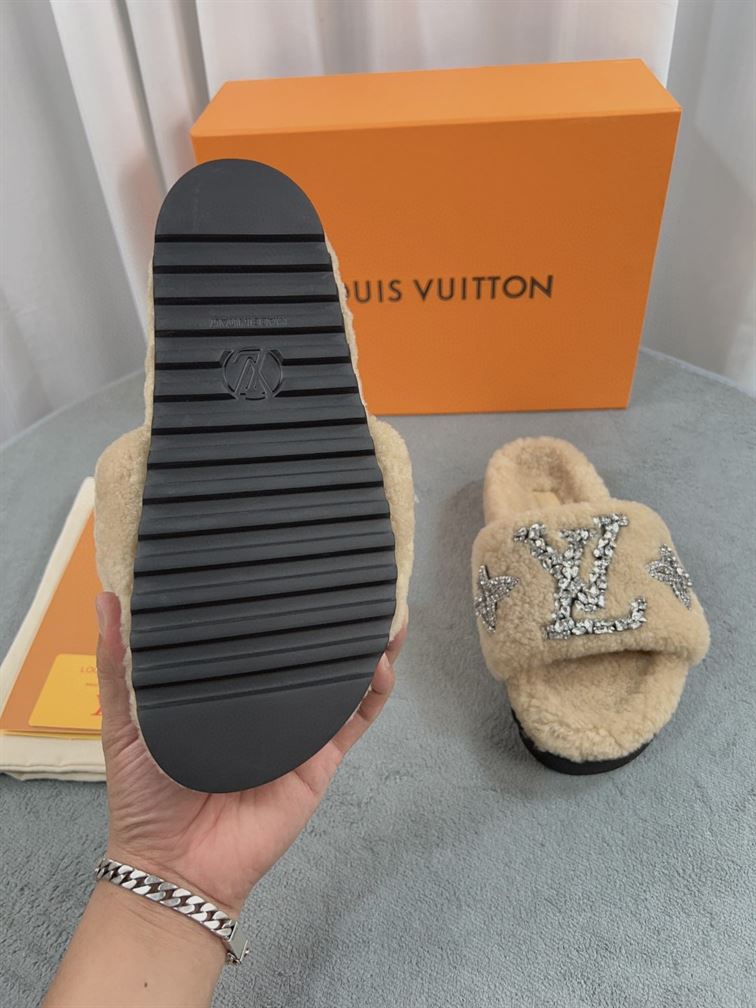 LOUIS VUITTON PASEO FLAT COMFORT MULE - S123