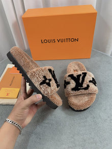 LOUIS VUITTON PASEO FLAT COMFORT MULE - S125