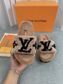 LOUIS VUITTON PASEO FLAT COMFORT MULE - S125