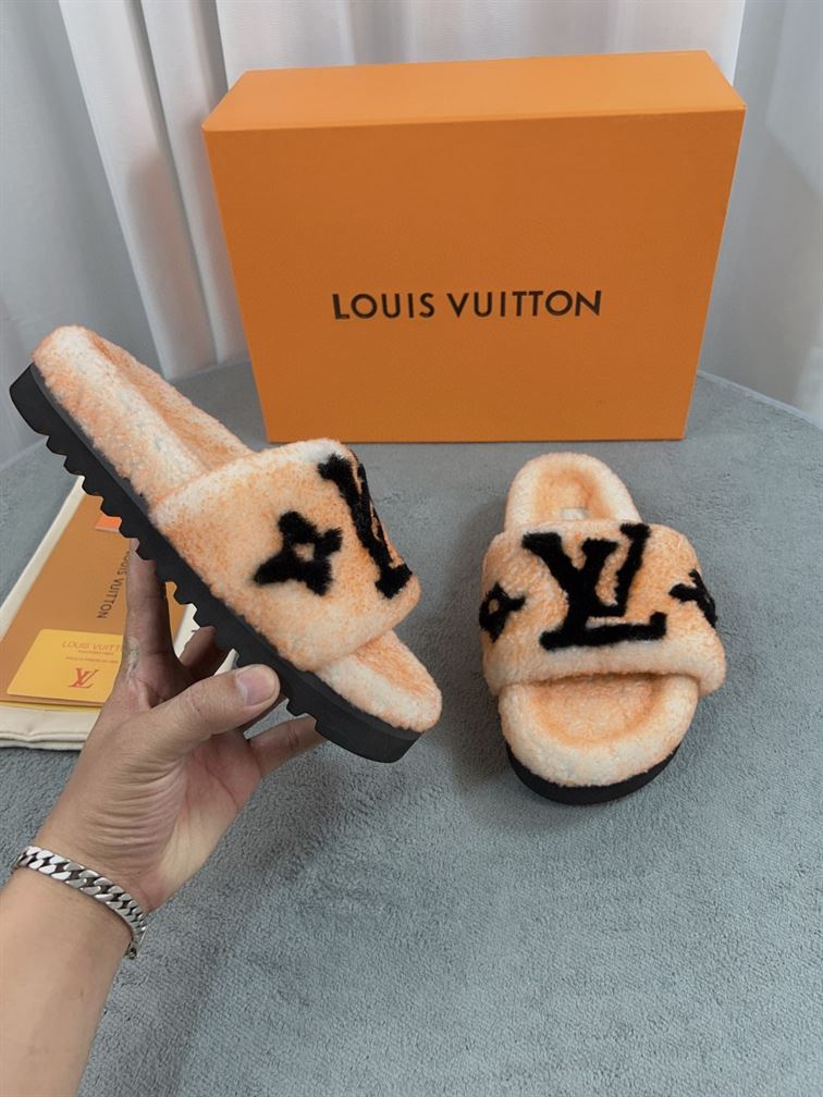 LOUIS VUITTON PASEO FLAT COMFORT MULE - S126