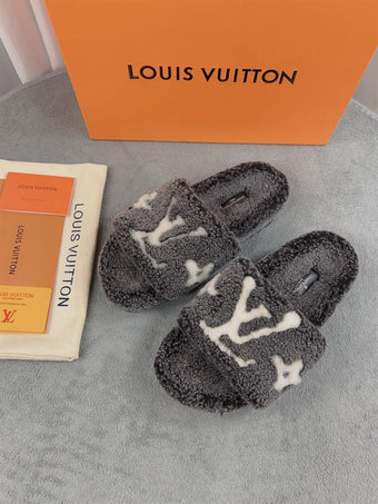 LOUIS VUITTON PASEO FLAT COMFORT MULE - S127