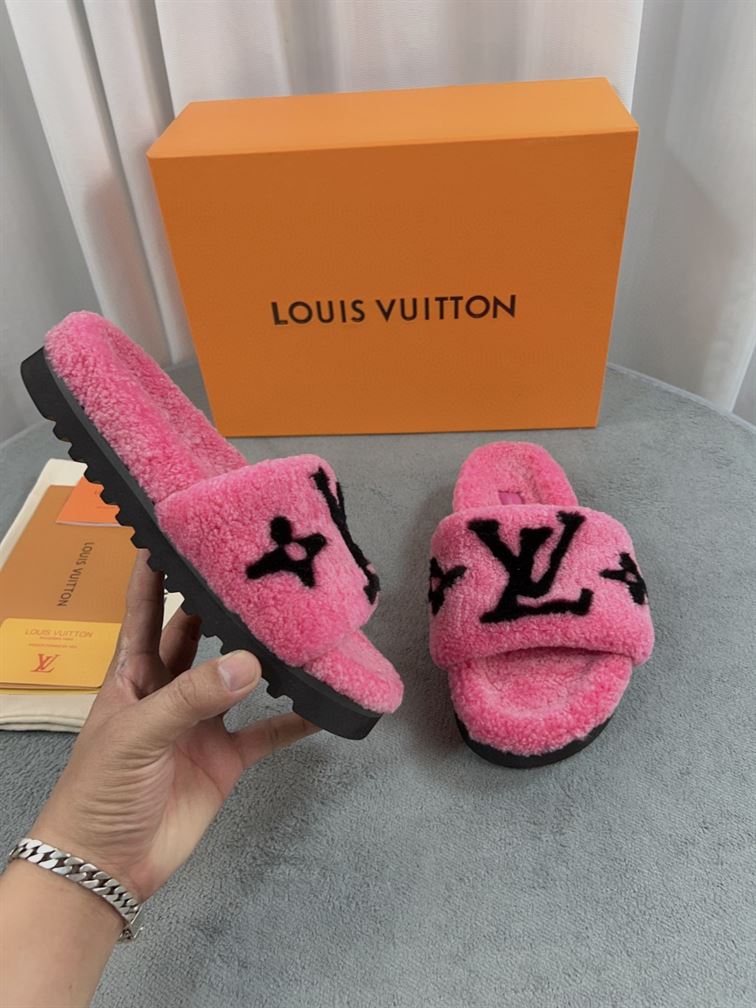 LOUIS VUITTON PASEO FLAT COMFORT MULE - S128