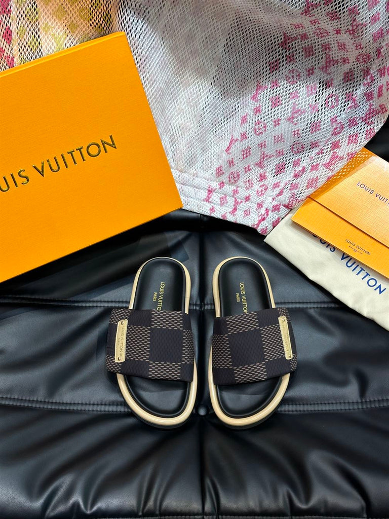 LOUIS VUITTON POOL PILLOW FLAT COMFORT MULE - S050