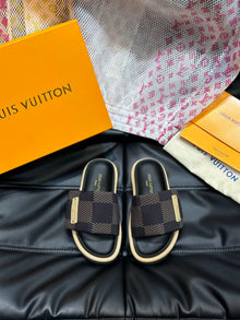 LOUIS VUITTON POOL PILLOW FLAT COMFORT MULE - S050