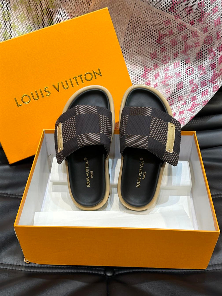 LOUIS VUITTON POOL PILLOW FLAT COMFORT MULE - S050