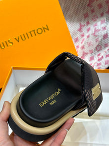 LOUIS VUITTON POOL PILLOW FLAT COMFORT MULE - S050