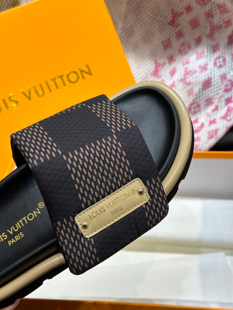 LOUIS VUITTON POOL PILLOW FLAT COMFORT MULE - S050