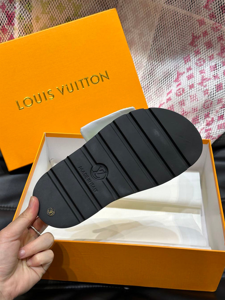 LOUIS VUITTON POOL PILLOW FLAT COMFORT MULE - S051