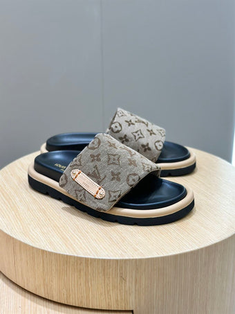 LOUIS VUITTON POOL PILLOW FLAT COMFORT MULE - S054