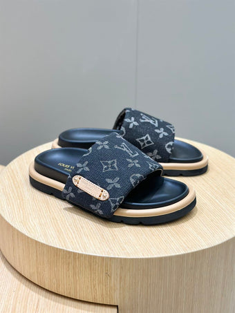 LOUIS VUITTON POOL PILLOW FLAT COMFORT MULE - S055