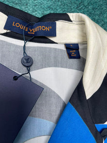 LOUIS VUITTON PRINTED SHORT-SLEEVED COTTON SHIRT - V052