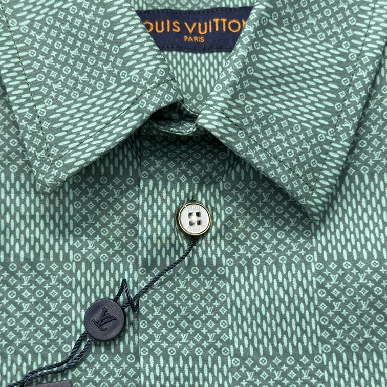 LOUIS VUITTON PRINTED SHORT-SLEEVED COTTON SHIRT - V054