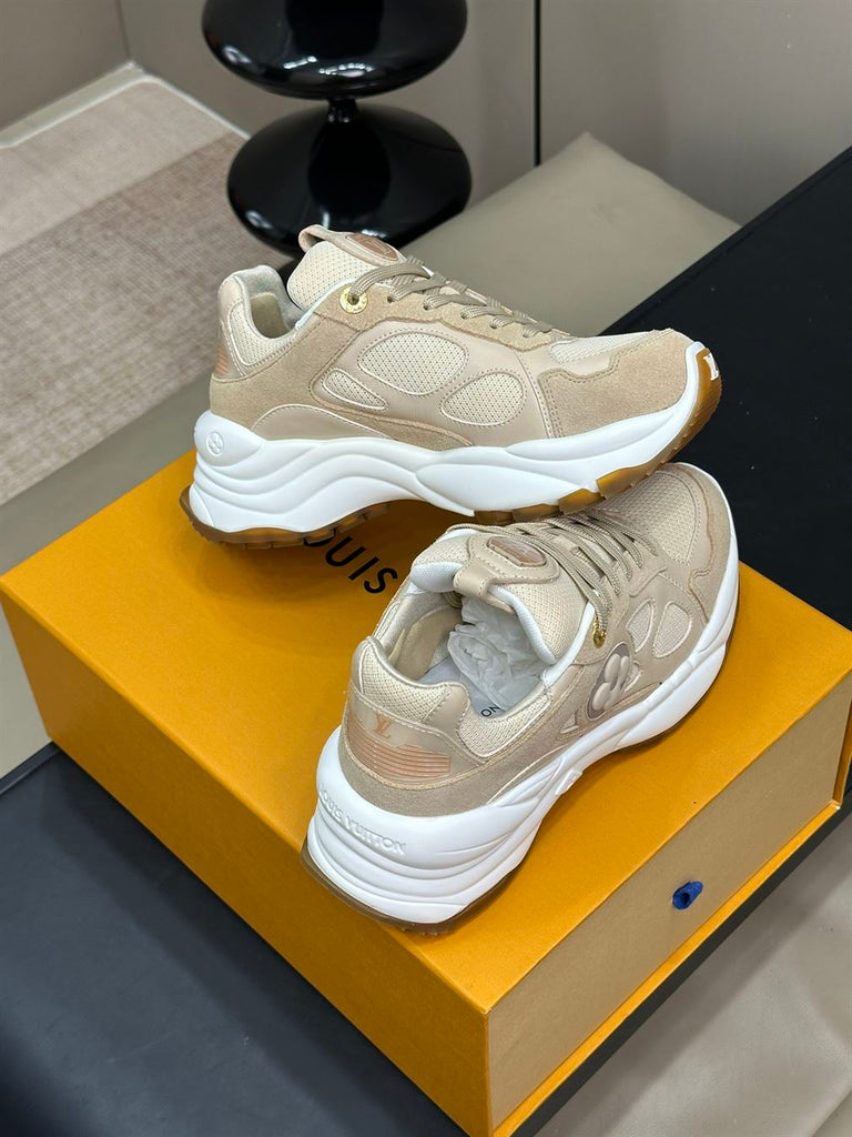 LOUIS VUITTON RUN 55 SNEAKER BEIGE - L112