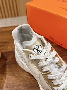 LOUIS VUITTON RUN 55 SNEAKER - L115