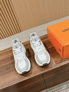 LOUIS VUITTON RUN 55 SNEAKER - L118