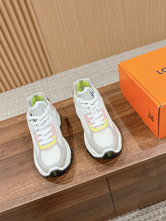 LOUIS VUITTON RUN 55 SNEAKER - L119