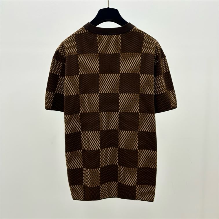 LOUIS VUITTON SHORT-SLEEVED COTTON DAMIER CREWNECK WITH CRYSTAL LV PATCH - V051