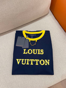 LOUIS VUITTON SHORT-SLEEVED COTTON T-SHIRT - V073