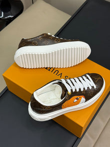 LOUIS VUITTON TIME OUT SNEAKER - L101