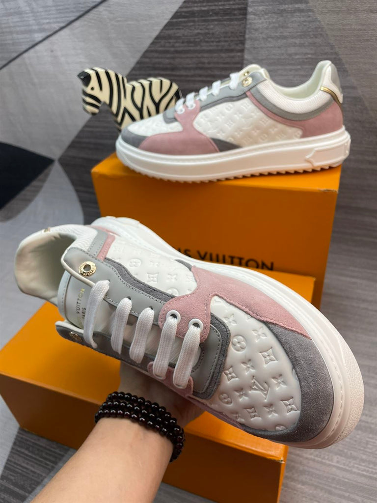 LOUIS VUITTON TIME OUT SNEAKER - L114