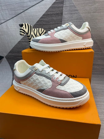 LOUIS VUITTON TIME OUT SNEAKER - L114