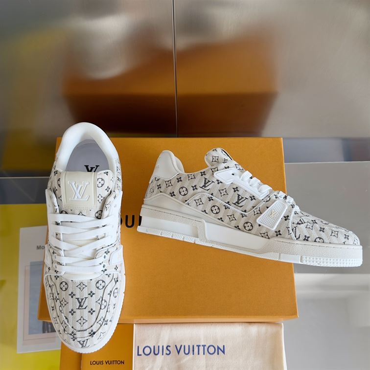 LOUIS VUITTON TRAINER BEIGE STRIPE MONOGRAM SNEAKER - L136