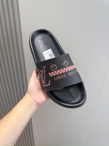 LOUIS VUITTON WATERFRONT MULE - S079