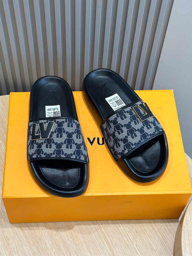 LOUIS VUITTON WATERFRONT MULE - S081