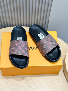 LOUIS VUITTON WATERFRONT MULE - S083