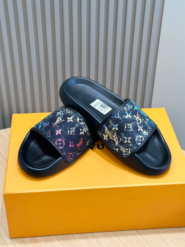 LOUIS VUITTON WATERFRONT MULE - S086