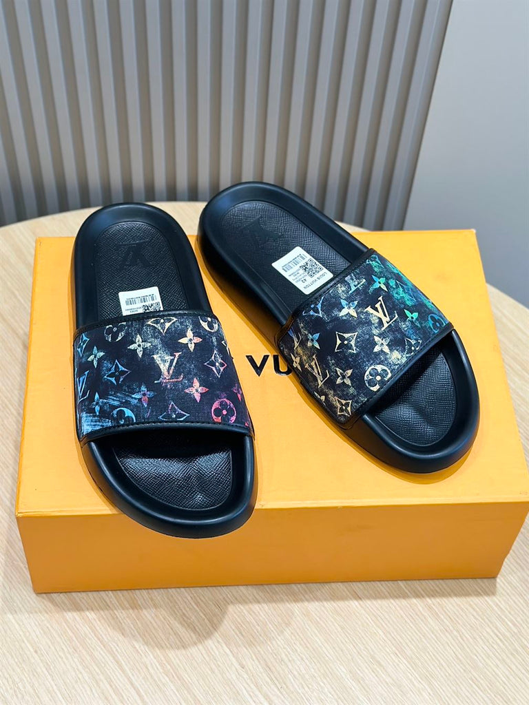 LOUIS VUITTON WATERFRONT MULE - S086