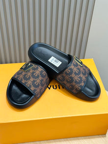 LOUIS VUITTON WATERFRONT MULE - S088