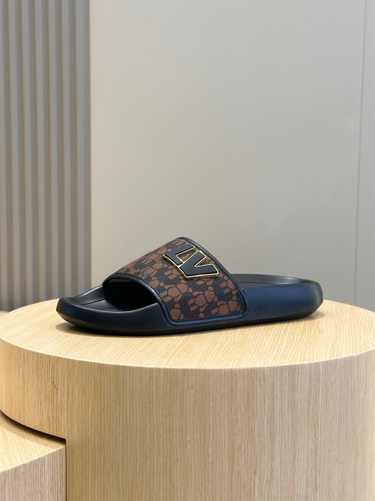 LOUIS VUITTON WATERFRONT MULE - S088