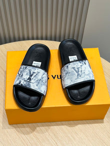 LOUIS VUITTON WATERFRONT MULE - S089