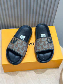 LOUIS VUITTON WATERFRONT MULE - S093