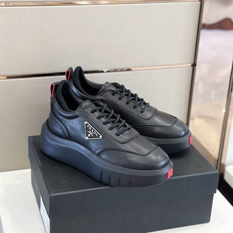 PRADA BLACK LEATHER SNEAKERS - P057