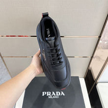 PRADA BLACK LEATHER SNEAKERS - P057