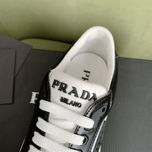 PRADA DISTRICT SNEAKER WHITE BLACK - P026