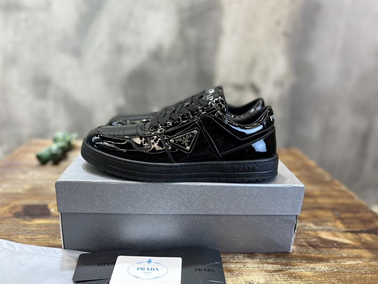 PRADA DOWNTOWN PATENT LEATHER SNEAKERS BLACK - P038