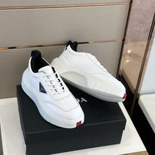 PRADA WHITE LEATHER SNEAKERS - P058