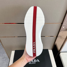 PRADA WHITE LEATHER SNEAKERS - P058