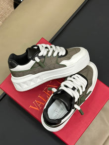 VALENTINO ONE STUD XL LOW-TOP SNEAKER IN NAPPA LEATHER AND JACQUARD TOILE ICONOGRAPHE TECHNICAL FABRIC - TM011