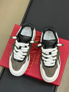 VALENTINO ONE STUD XL LOW-TOP SNEAKER IN NAPPA LEATHER AND JACQUARD TOILE ICONOGRAPHE TECHNICAL FABRIC - TM011