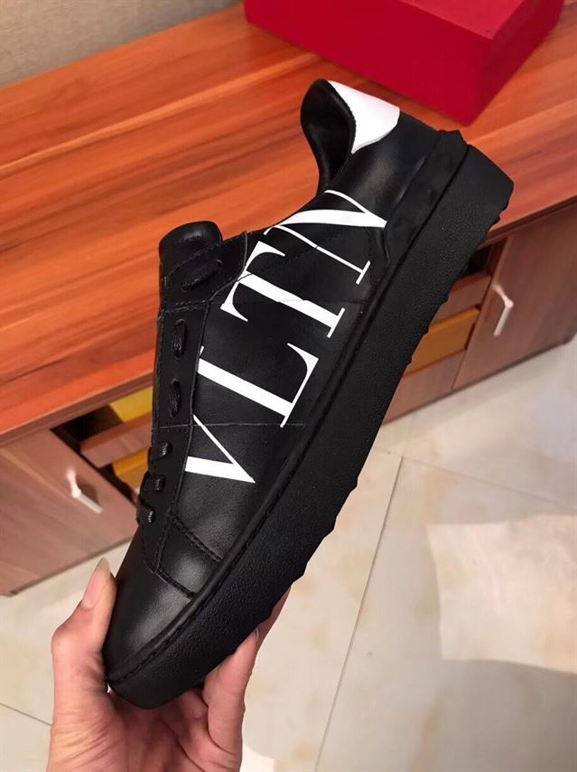 VALENTINO OPEN SNEAKER WITH VLTN PRINT - TM032